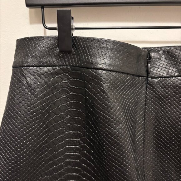 Aritizia black rattlesnake print mini skirt - Wilfred Patio Mini Skirt - Picture 7 of 7
